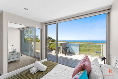 All The Views 2 Bedroom App San Remo - Kawana Tourism 0