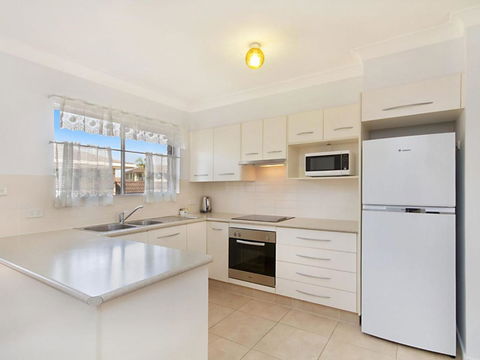 Allamanda Court Unit 6 - Kawana Tourism 3