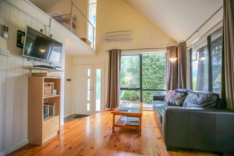 Allambie Cottages - Villa 1 - Kawana Tourism 1