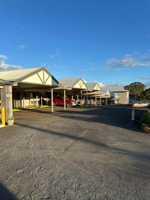Allan Cunningham Motel - Kawana Tourism 1