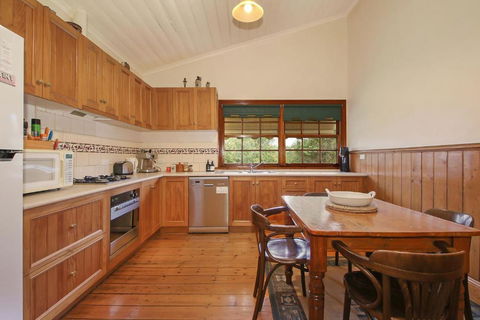 Allen Street - Kawana Tourism 0