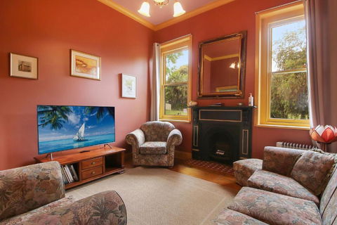 Allen Street - Kawana Tourism 1