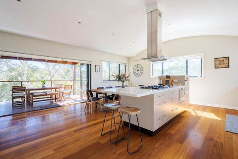 Alleura House Serene Bushland 4BR Families Groups - Kawana Tourism 0