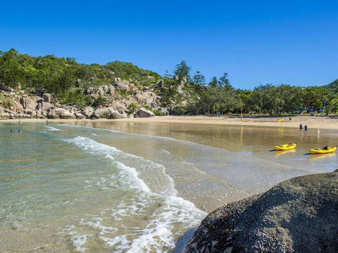 Alma Bay Holiday Unit 3 - Kawana Tourism 1