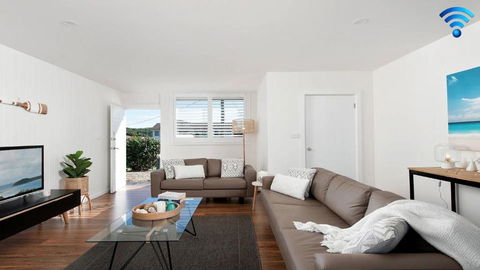 Aloha Beach House - Kawana Tourism 0