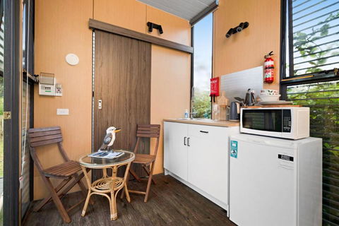 Alpaca Tiny House With Vineyard Lakeside By Tiny Away - Kawana Tourism 4