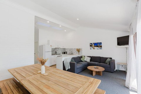 Alpha Centauri 7 Of 39 Gippsland Street - Kawana Tourism 0