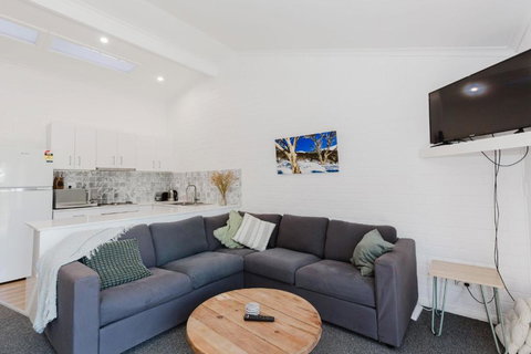 Alpha Centauri 7 Of 39 Gippsland Street - Kawana Tourism 2