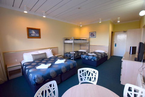 Alpine Resort Motel - Kawana Tourism 4