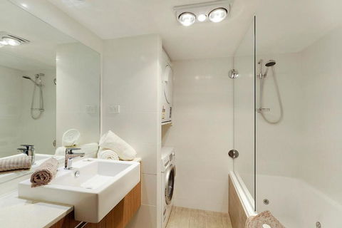 Alpine View Apartments - Kawana Tourism 4