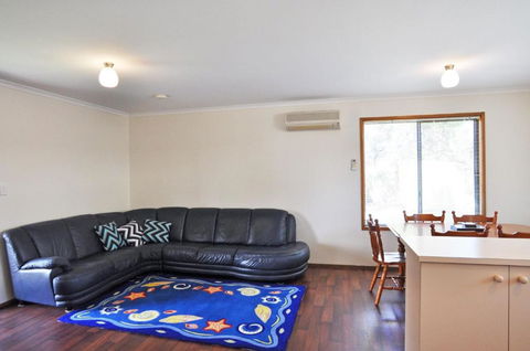 Alwyns By The Sea - Kawana Tourism 2