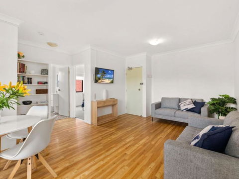 Amanda Court 8 Fantastic Unit So Close To The Beach - Kawana Tourism 1