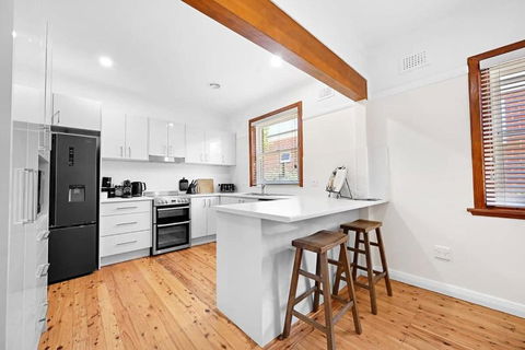 Amarde - Contemporary Heritage Fusion, Fireplace - Kawana Tourism 2