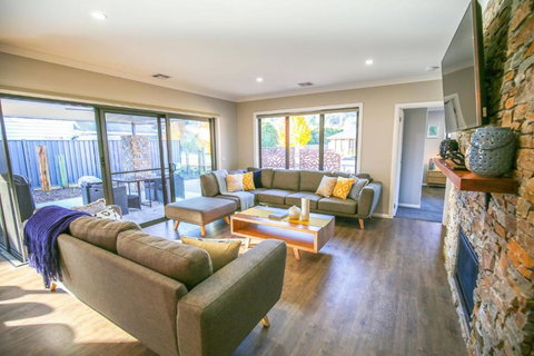 Amaroo - Kawana Tourism 2