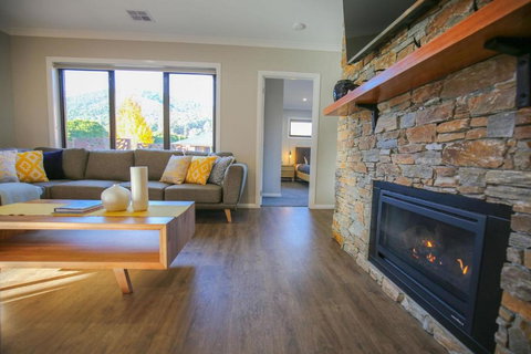 Amaroo - Kawana Tourism 3