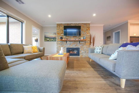 Amaroo - Kawana Tourism 4