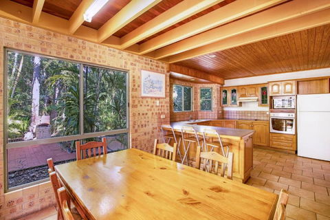 Amaroo Rainbow Shores - Kawana Tourism 3