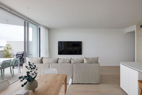 Amaya - 2 Bed Option - Kawana Tourism 2