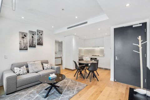 Amazing 1BR Apartment W Pool - Kawana Tourism 1