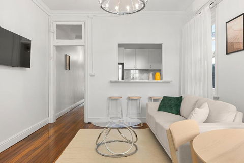 Amazing 2BR Apartment Near Barangaroo - Kawana Tourism 1