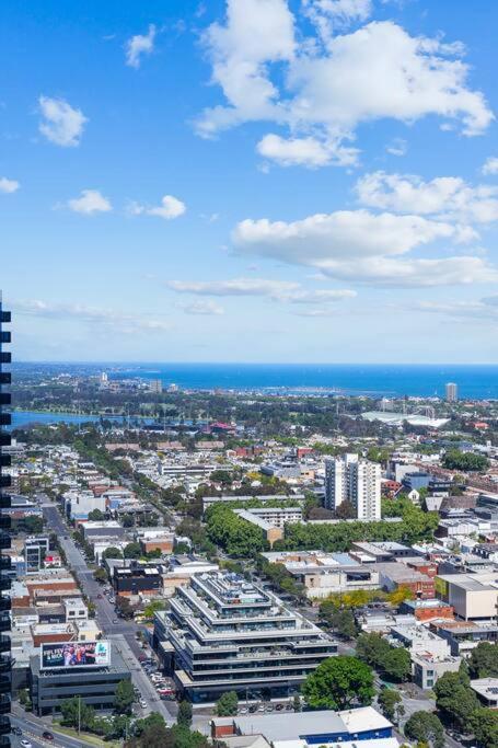 Amazing Bay Views & Spacious In Southbank 2B2B1C - Kawana Tourism 0