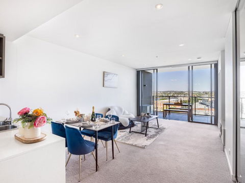 Amazing Cityview Glamourous 2BR Apt W Parkpool - Kawana Tourism 0