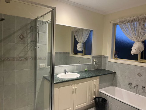 Amazing Private Bedrooms In Doncaster East Near School - Kawana Tourism 3