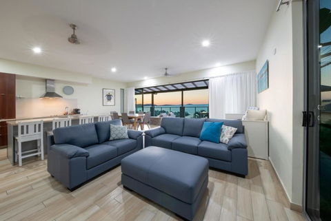 Amazing Penthouse With Whitsundays Lifestyle - Kawana Tourism 4