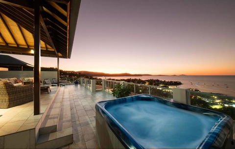 Amazing Penthouse With Whitsundays Lifestyle - Kawana Tourism 3