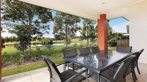 Amber Lakes - The Vintage - Kawana Tourism 0