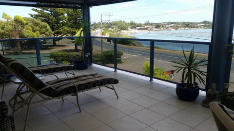 Ambience Apartments Penthouse - Kawana Tourism 3