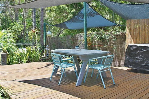 AMITY BEACH BUNGALOW - Kawana Tourism 0
