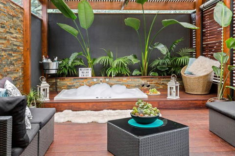Amore Tranquil Oasis - Outdoor Spa. 50m To Beach. - Kawana Tourism 0