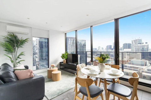 An Amazing 2BR Apt With City Views In Southbank - Kawana Tourism 0