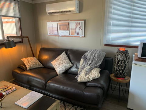 Anahita Studio - Kawana Tourism 4