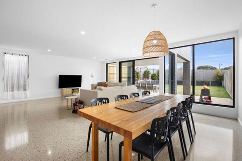 Anderson Prime Location - Kawana Tourism 2
