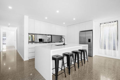 Anderson Prime Location - Kawana Tourism 4