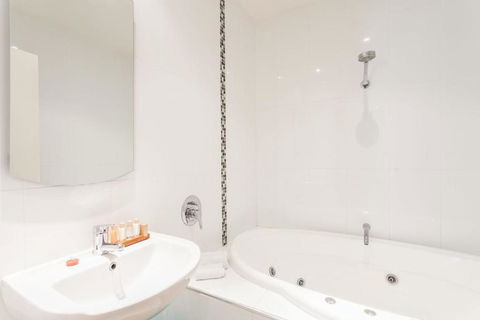 Anglesea River Apartment 23 - Kawana Tourism 3