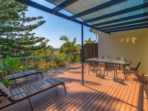 Angourie Blue 8 - Kawana Tourism 3