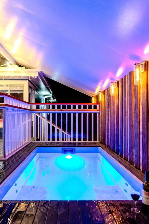 Anna Bay Beach House With Plunge Pool, Air Hockey, PS4, Close To Shops - Kawana Tourism 3