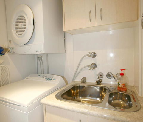 Allamanda U2 Awesome Location - Kawana Tourism 1