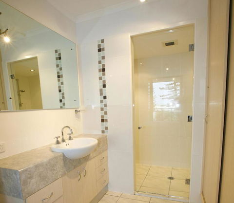 Allamanda U2 Awesome Location - Kawana Tourism 4