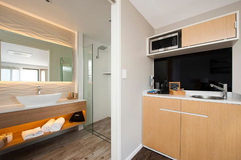Allure On Ocean Motel - Kawana Tourism 2
