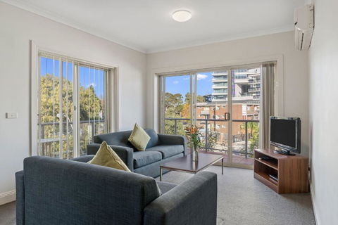 Amazing Accommodations: St Kilda - Kawana Tourism 0