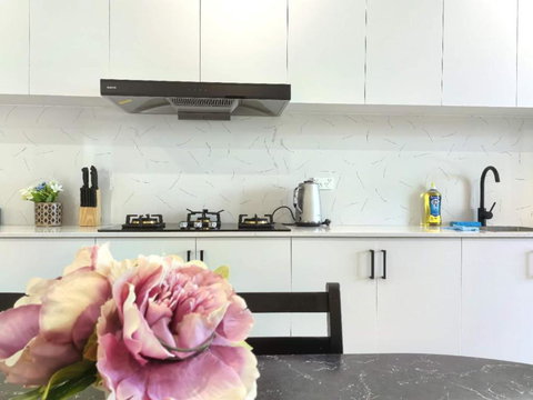 Aircon And Private Bathroom Walk To Train Station With Free Wifi Kitchen And Laundry - Kawana Tourism 4