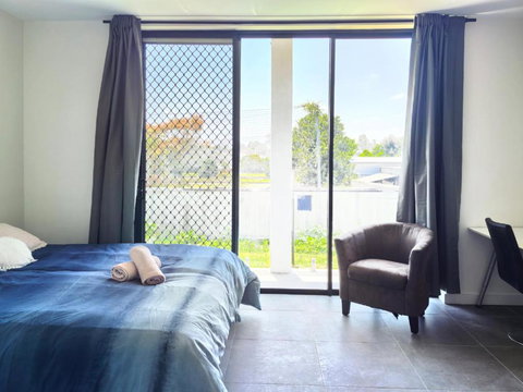 Aircon And Private Bathroom Walk To Train Station With Free Wifi Kitchen And Laundry - Kawana Tourism 1