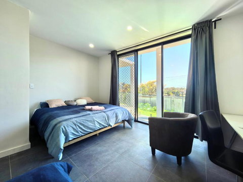 Aircon And Private Bathroom Walk To Train Station With Free Wifi Kitchen And Laundry - Kawana Tourism 0