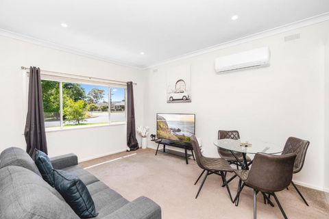 Altus Wagga Apartments - Kawana Tourism 1