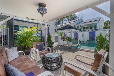 Azur Byron Bay - Kawana Tourism 0