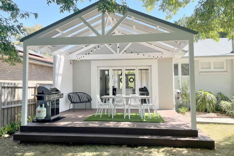 Antler & Oak Cottage: Provincial Luxe In Moss Vale - Kawana Tourism 0